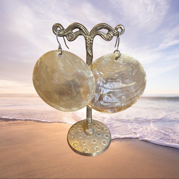 Shell Earrings - Picture 1 of 1